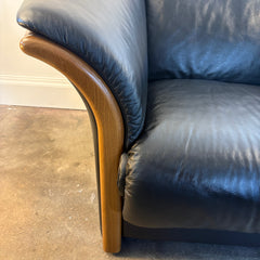 Ekornes Black Leather Arm Chair with Teak Wood Trim and Attached Seat Cushions, Sku 034107