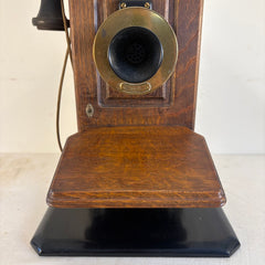 Old Fashioned Telephone Lamp with Faux Leather Shade, Sku 033974