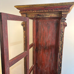Red and Gold Vitrine with 2 Glass Shelves, Sku 033938