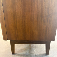 United Furniture Triple Dresser Walnut Finish Faceted Design Detail, Sku 033877