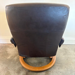 Ekornes of Norway Stressless Recliner and Footstool Brown Leather and Teak Base Ergonomic Adjustability, Sku 034060