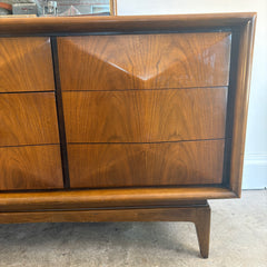 United Furniture Triple Dresser Walnut Finish Faceted Design Detail, Sku 033877