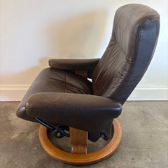 Ekornes of Norway Stressless Recliner and Footstool Brown Leather and Teak Base Ergonomic Adjustability, Sku 034060