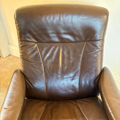 Ekornes of Norway Stressless Recliner and Footstool Brown Leather and Teak Base Ergonomic Adjustability, Sku 034060
