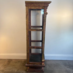 Red and Gold Vitrine with 2 Glass Shelves, Sku 033938