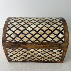 Camelback Hinged Box, Bone Inlay, Velvet Interior, Sku: 033199