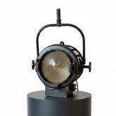 Mole-Richardson, England Ltd. Antique Film Light, Two Light Bulbs, Cerca 1940s: Sku: 033581