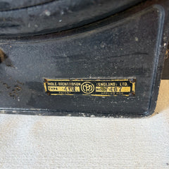 Mole-Richardson, England Ltd. Vintage Film Light, Two Light Bulbs, Cerca 1940s: Sku: 033581