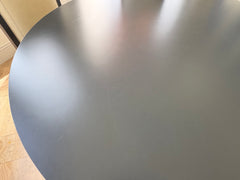 Vesuvius Round Dining Table, Noir