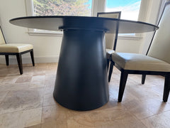 Vesuvius Round Dining Table, Noir