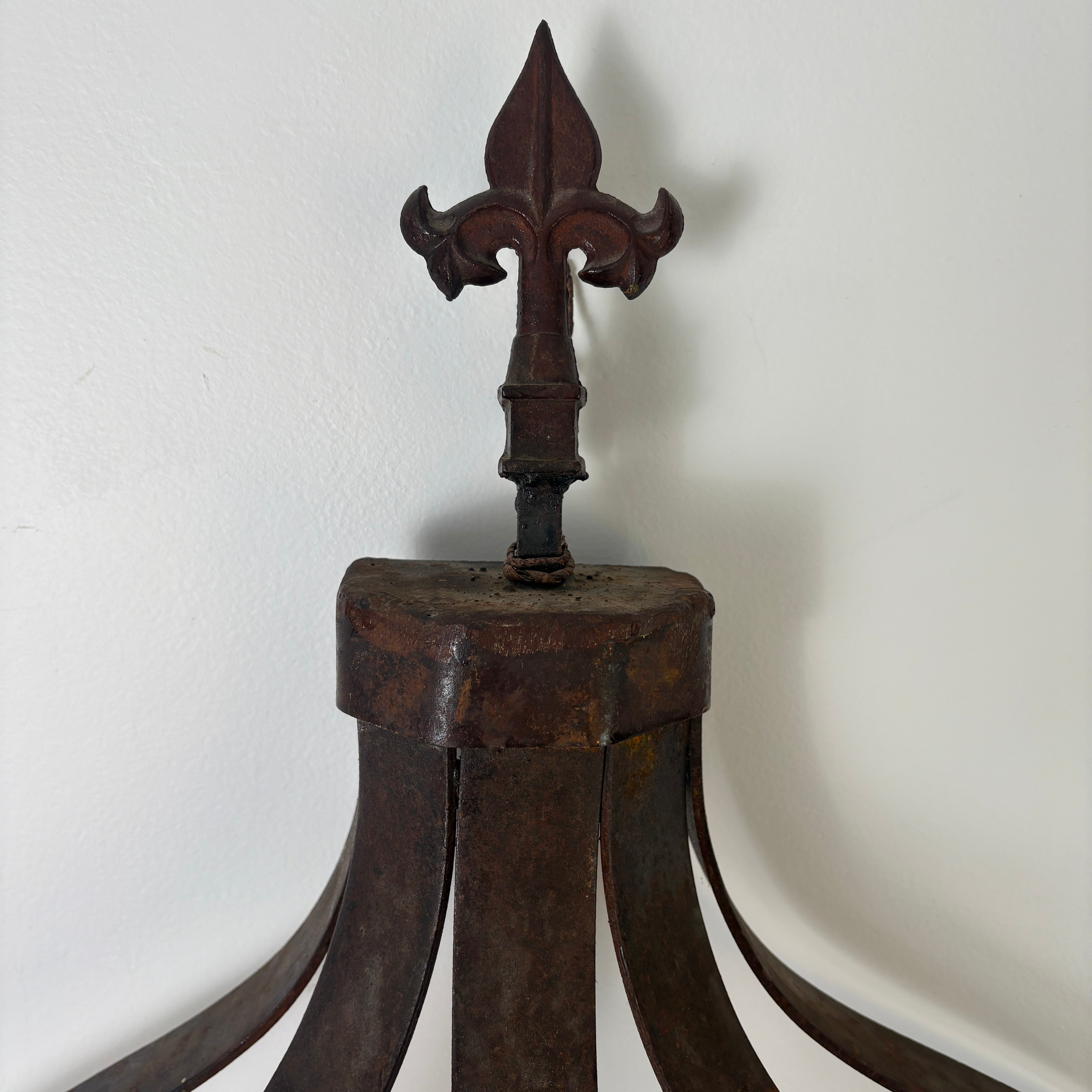 Demi-lune Iron Pot Rack with 5 hooks, Sku 033050