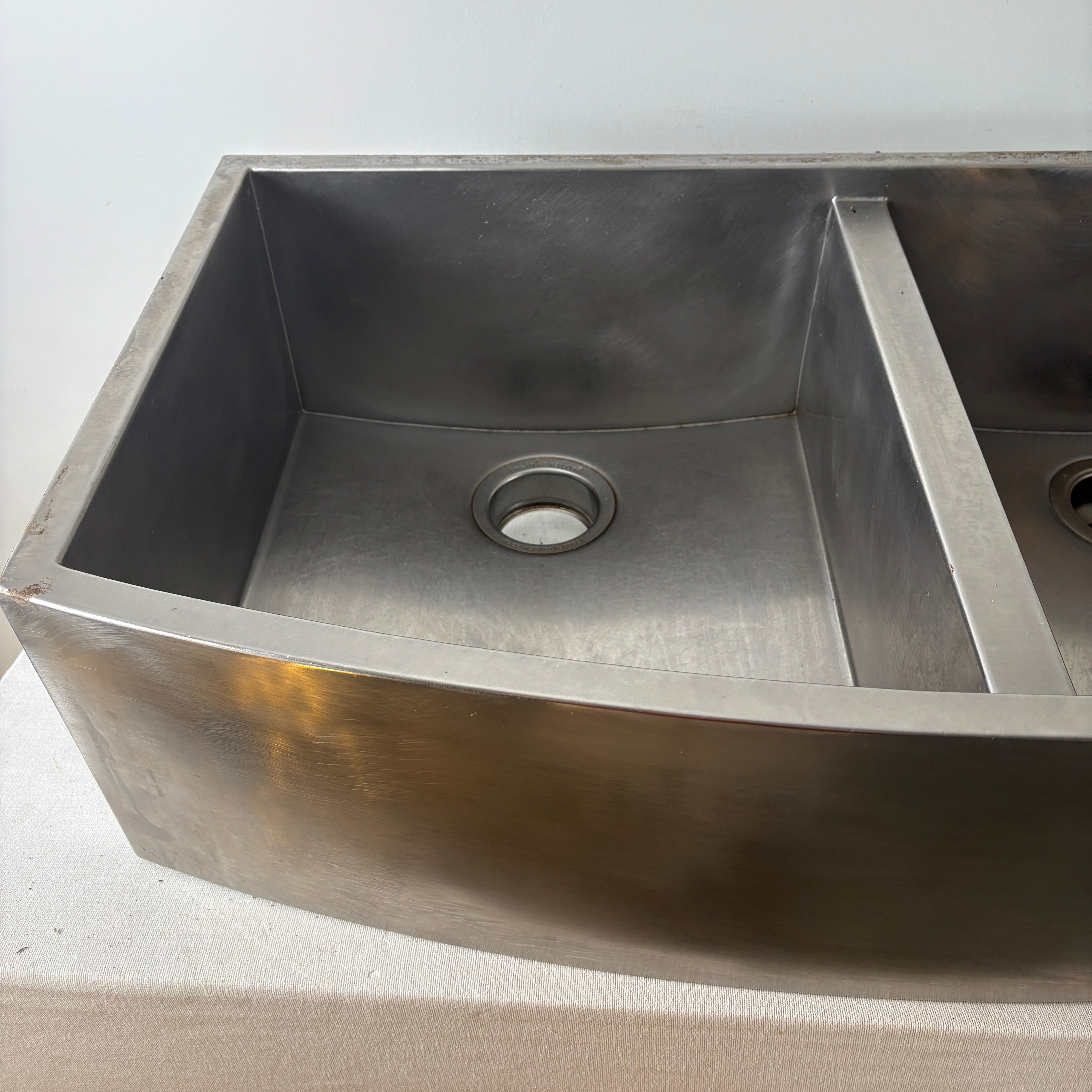 Zline Double Basin Stainless Steel Apron Front Sink, Sku 033086