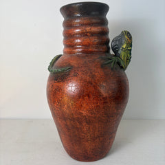 Ceramic Lizard Vase with Peacock Feathers, Sku 033258