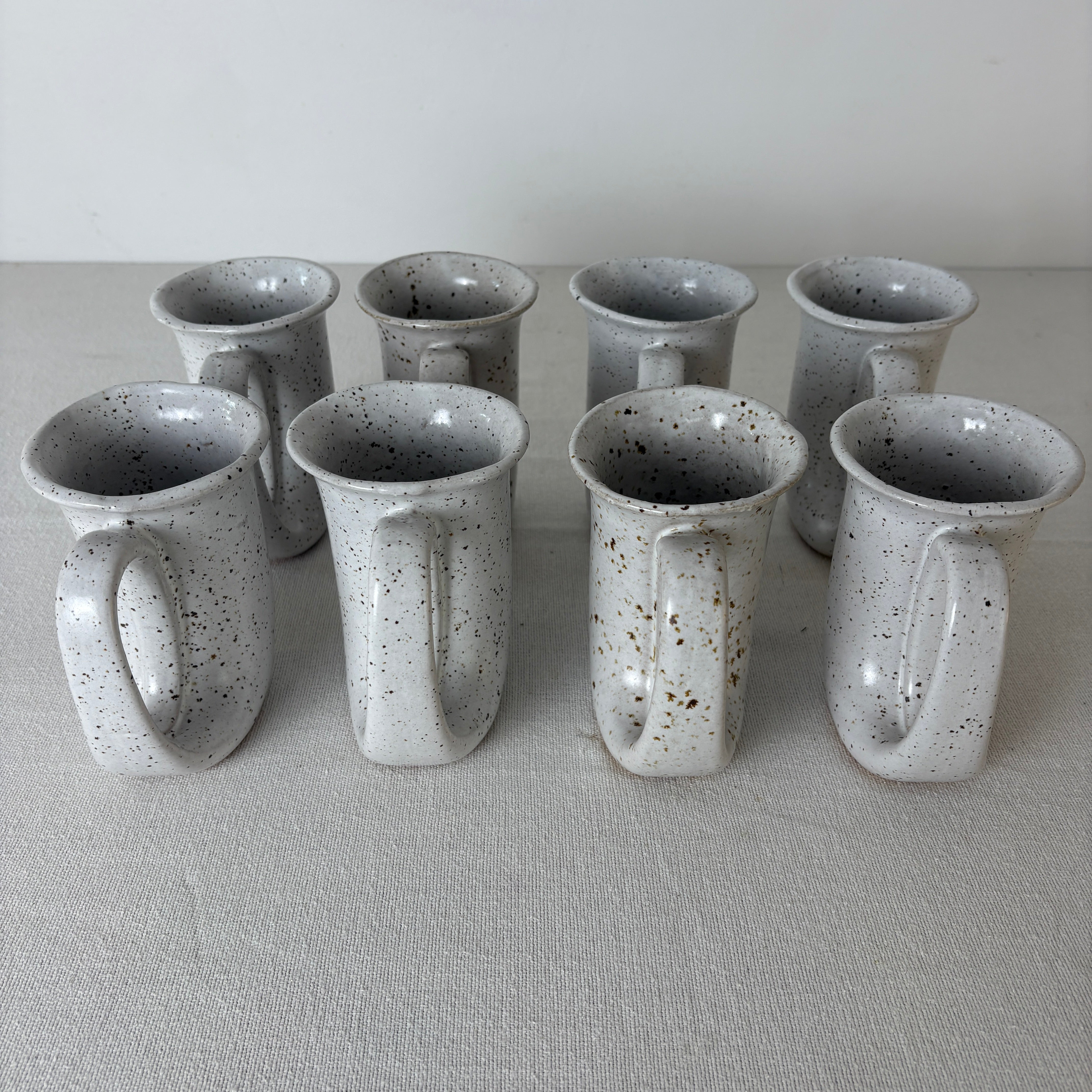 Set of 8 Pottery Horn cups, Sku 033012