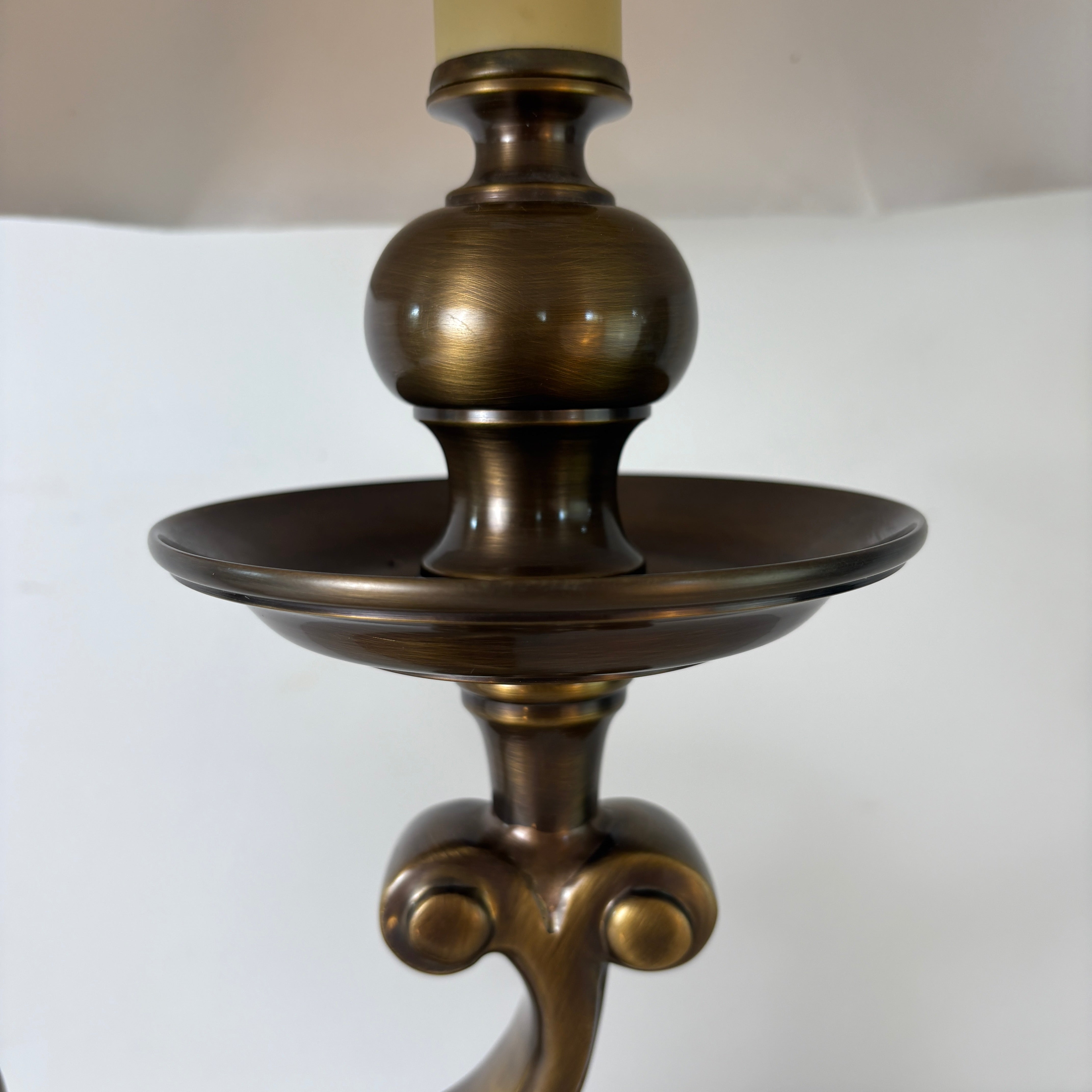 Chapman and Meyers Antique Brass Off-set Table Lamp, Sku 033040