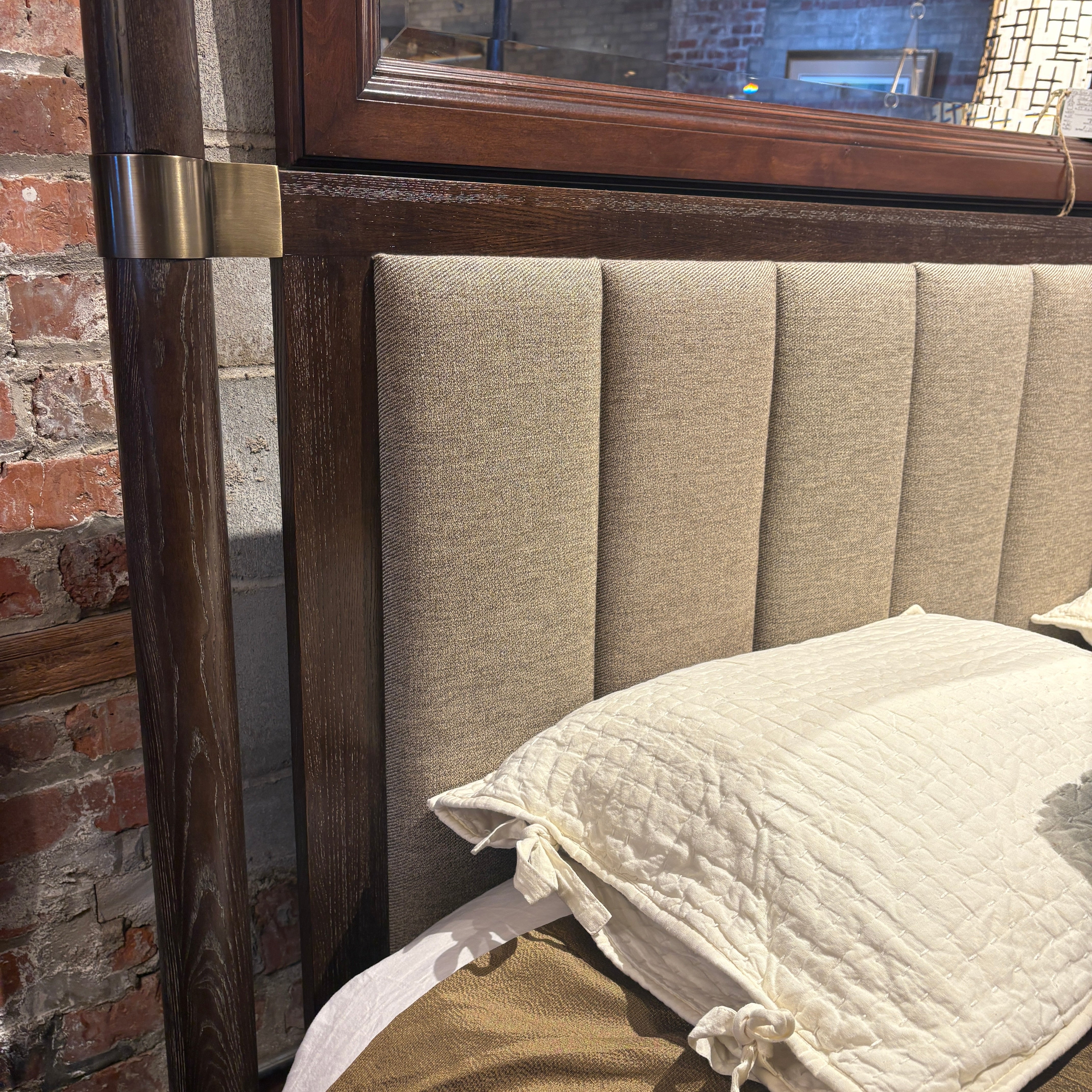 Bernhardt Clarendon Canopy Bed, King size, Sku 033031