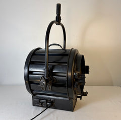 Mole-Richardson, England Ltd. Vintage Film Light, Two Light Bulbs, Cerca 1940s: Sku: 033581