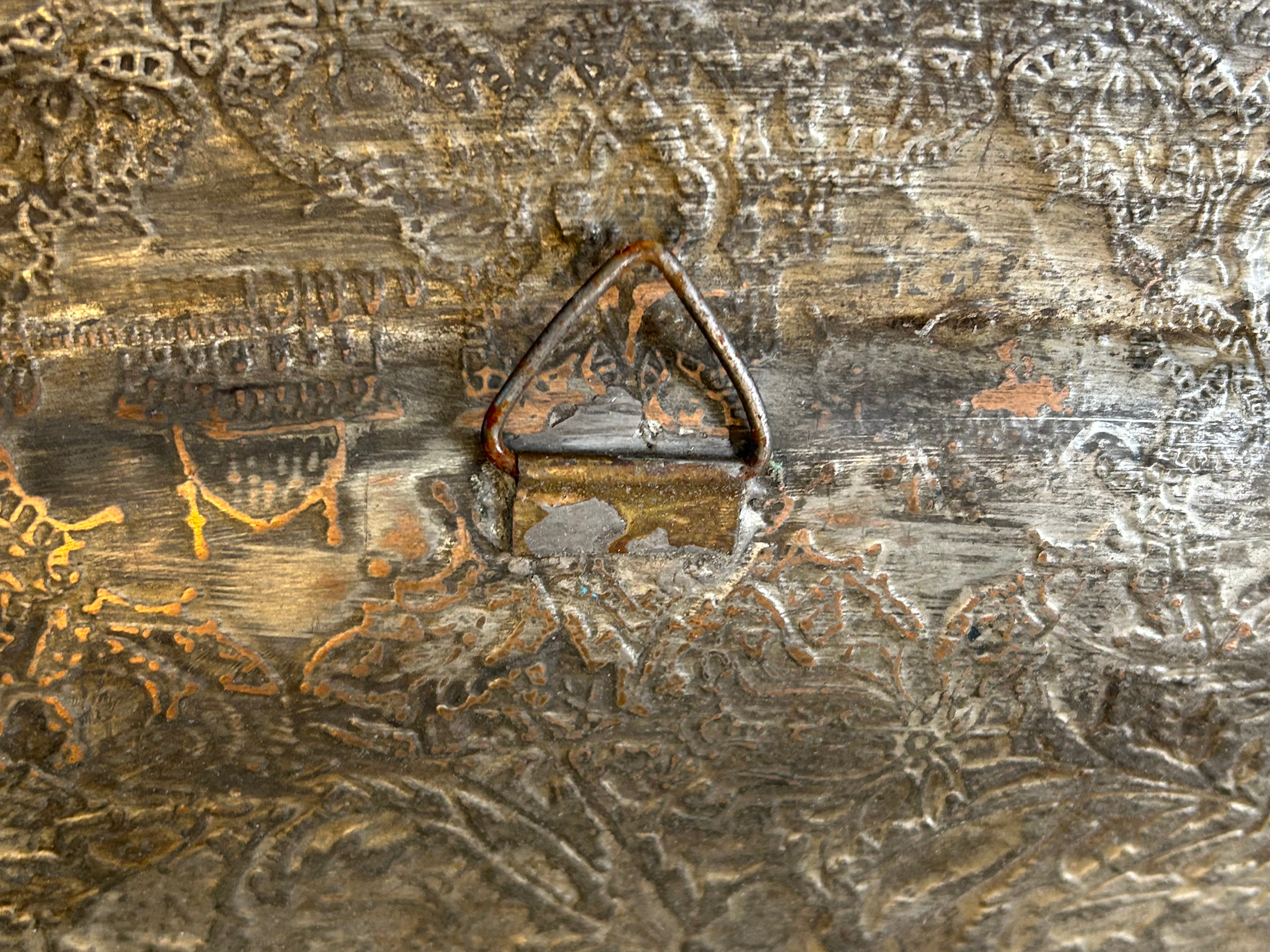 Oval Copper Base Wall Decor with Hammered Detail